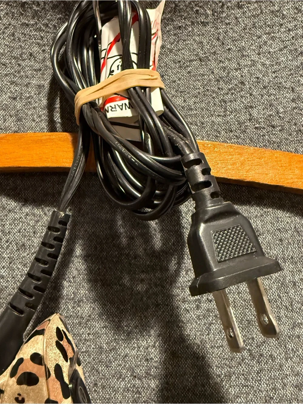 InStyler Rotating Iron 3/4” Cheetah Print. Tested, works. Pre-owned.